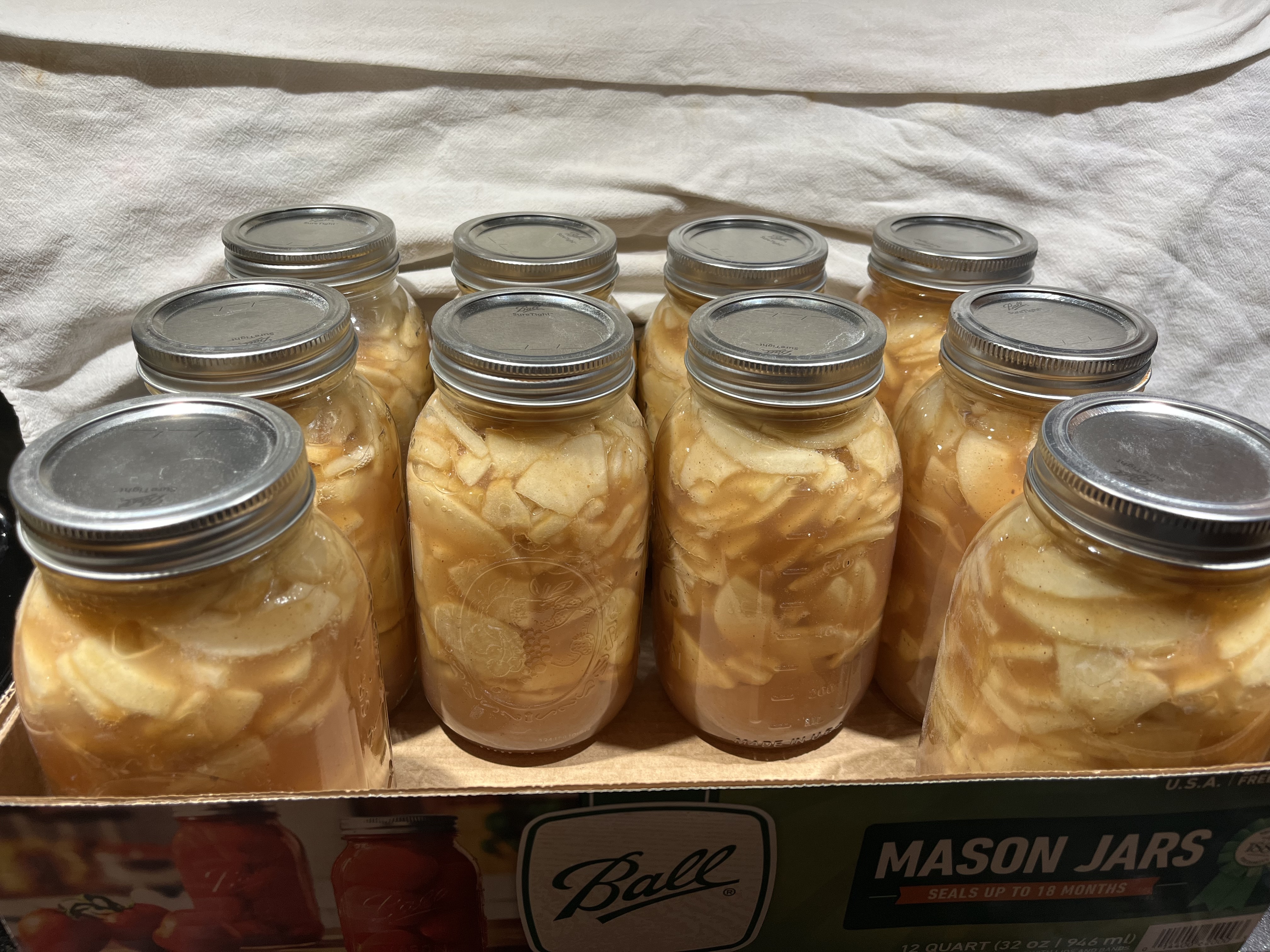 Canned apple pie filling